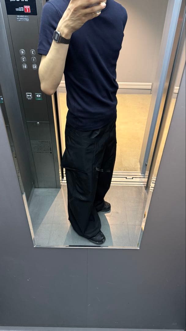 ブラック ワイドパンツ