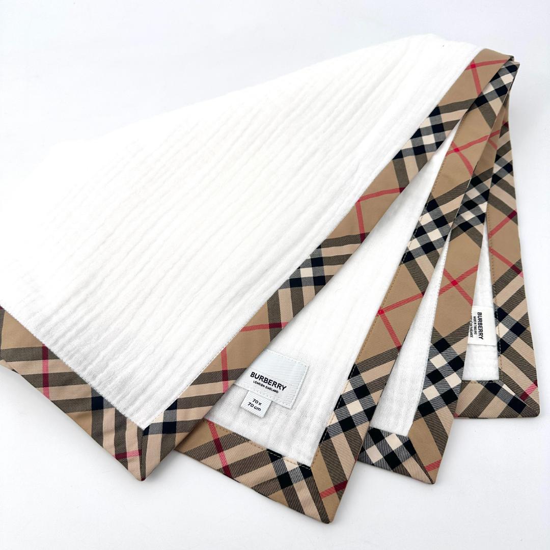 【未使用品】バーバリー　おくるみ　baby赤ちゃん　出産祝い　ブランケット