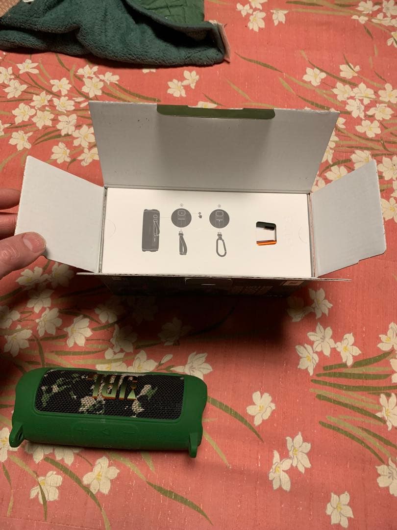 ‼️最終お値引き‼️JBLFLIP7SQUAD ブルート ウーススピーカースクワッド