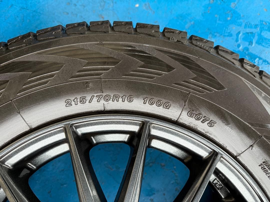 スタッドレスタイヤ ice GUARD G075 215/70R16