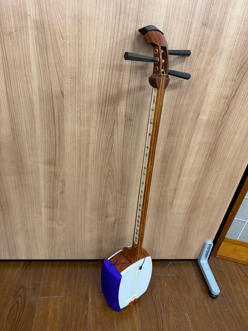 三味線　ハードケース付き　備品付き　弦楽器