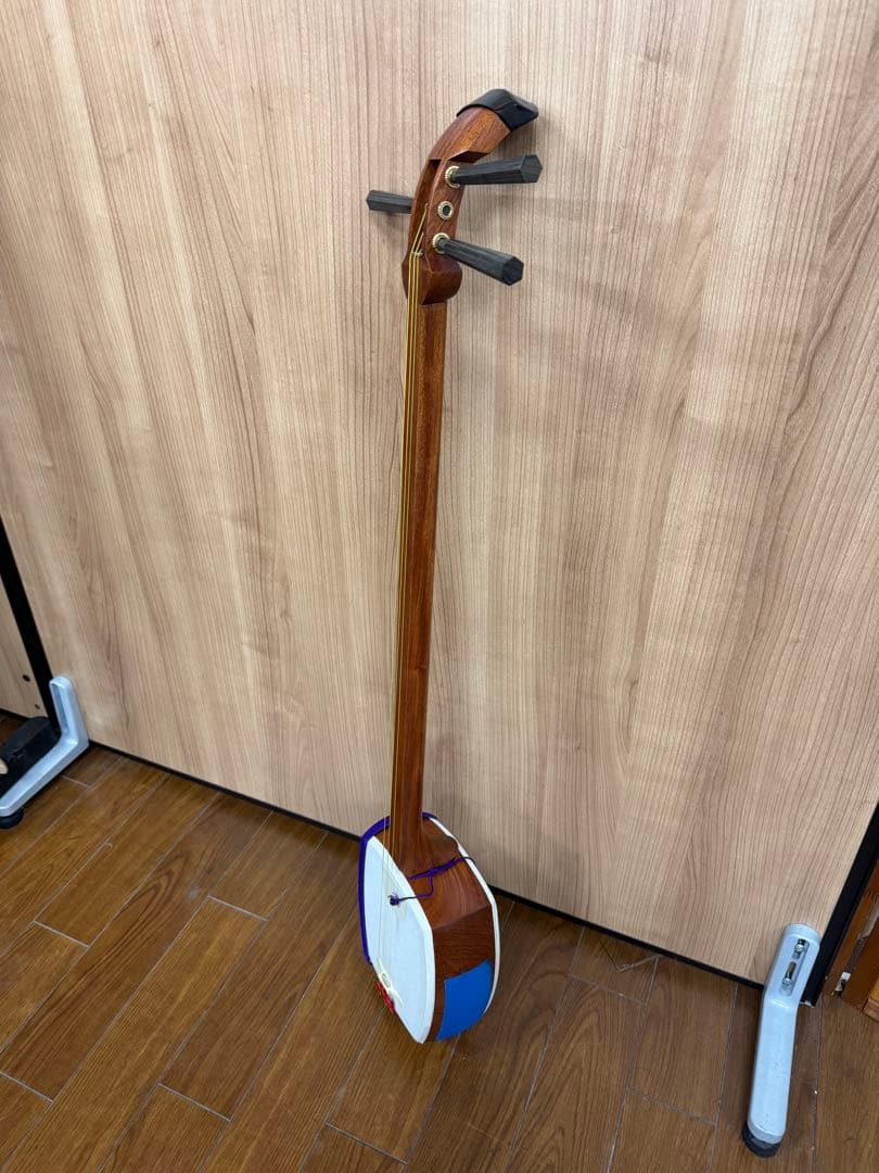三味線　ハードケース付き　備品付き　弦楽器