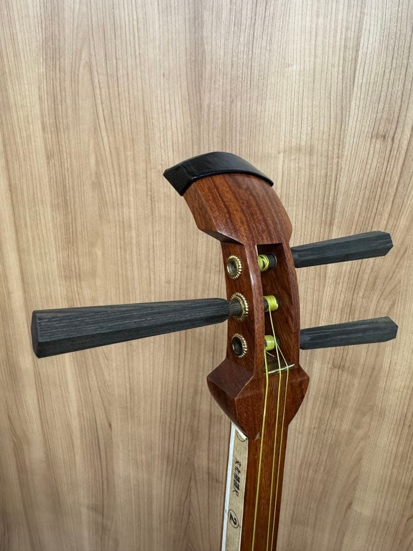 三味線　ハードケース付き　備品付き　弦楽器