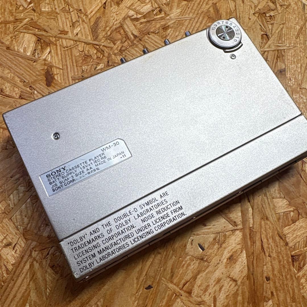 SONY WM-30 カセットプレーヤー シルバー　ジャンク