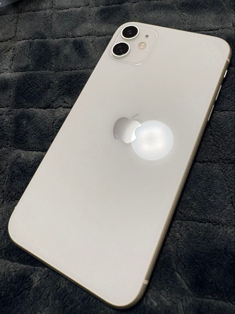 Apple iPhone 11 ホワイト 本体