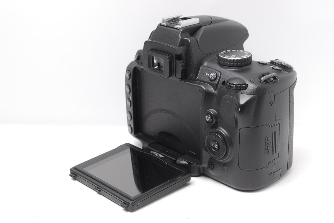 【新品級ショット数】Nikon D5000　スマホ転送　動画・自撮りOK