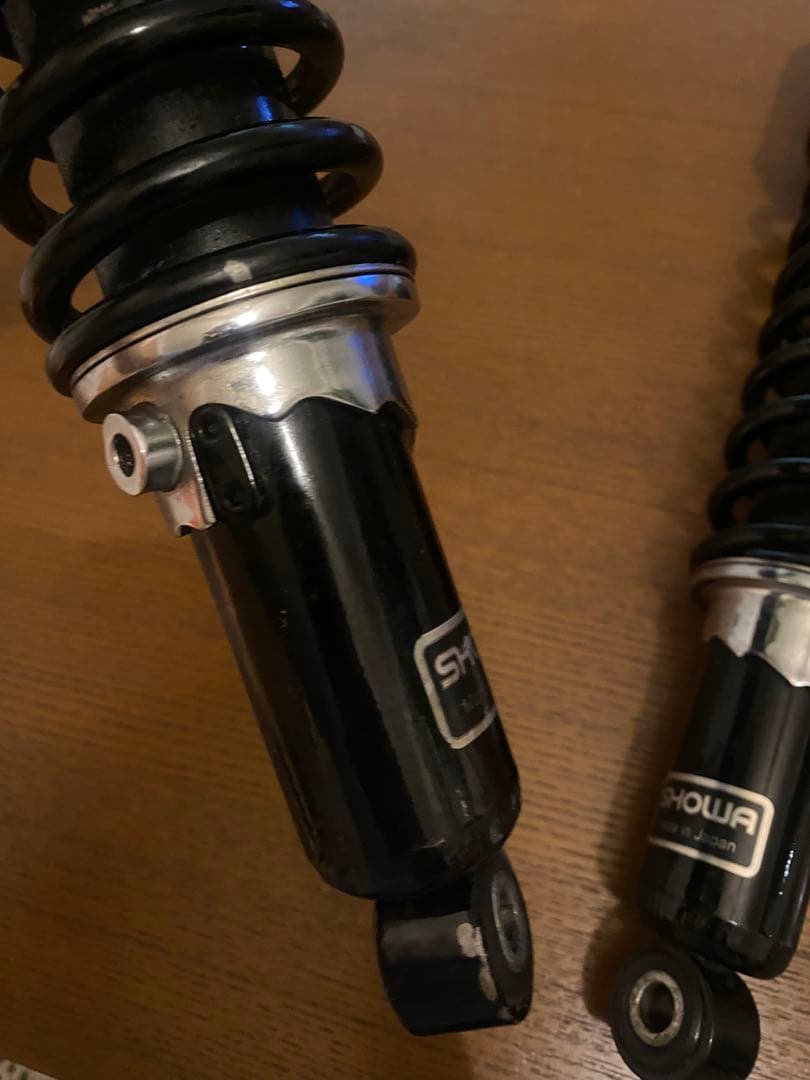 Z400FX取外し　SHOWA リアサスペンション　リアサス