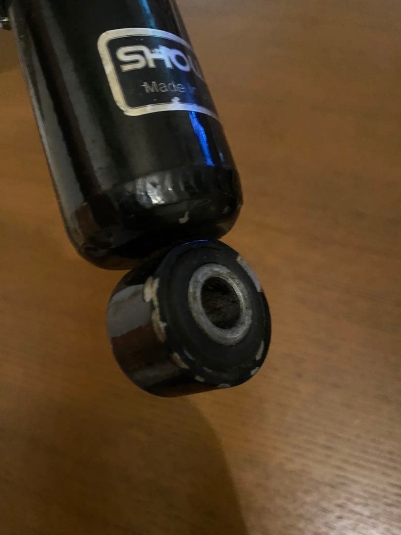 Z400FX取外し　SHOWA リアサスペンション　リアサス