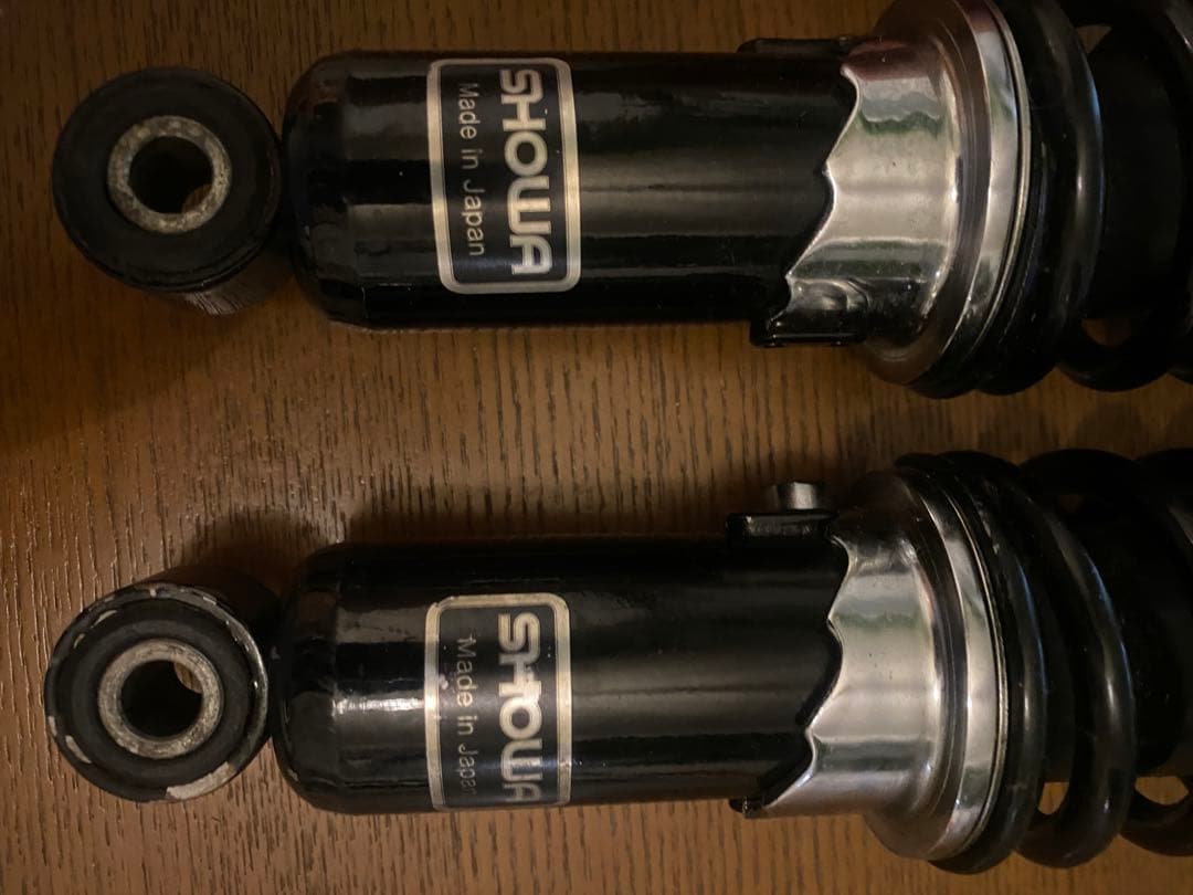 Z400FX取外し　SHOWA リアサスペンション　リアサス