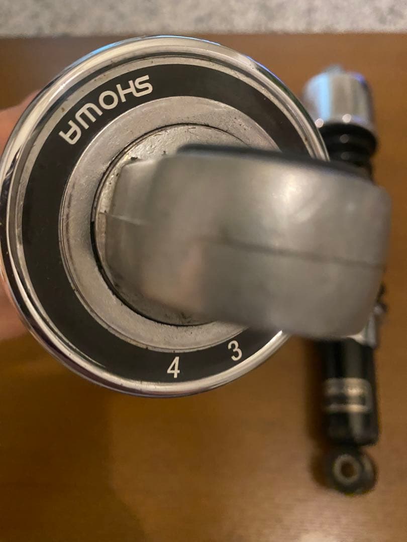 Z400FX取外し　SHOWA リアサスペンション　リアサス