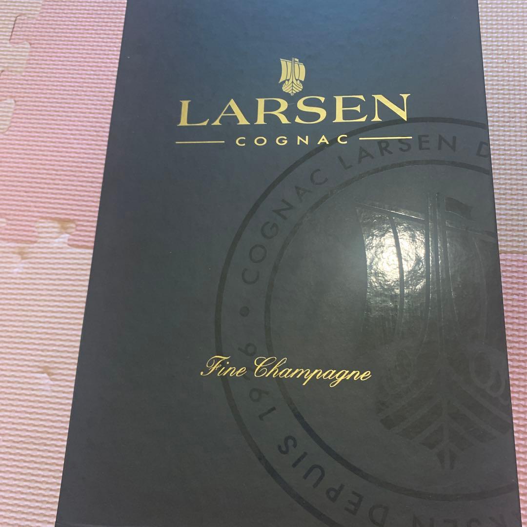 LARSEN コニャック 700ml 40% プラチナ