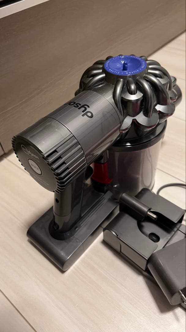 Dyson コードレスクリーナー　V6 fluffy origin