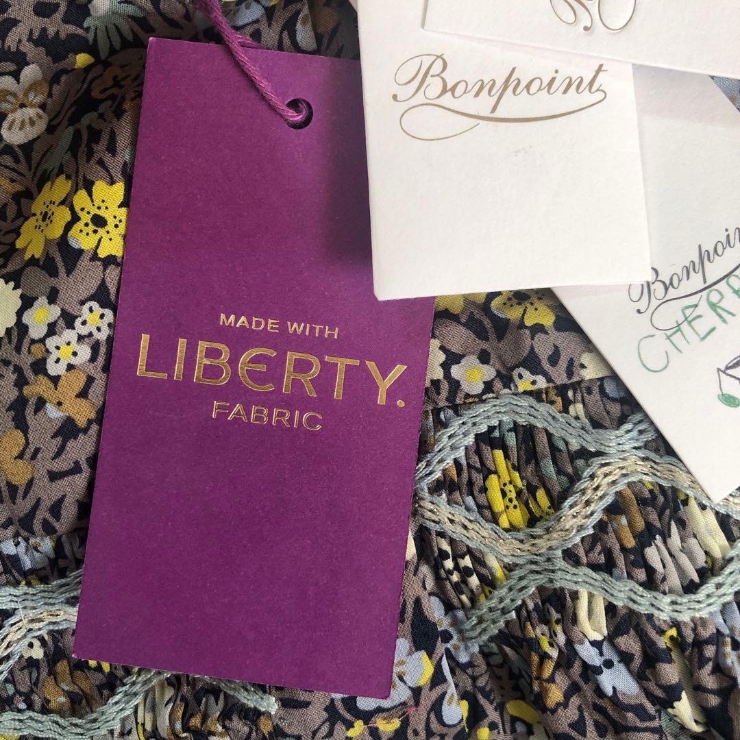 ⭐︎新品未使用⭐︎タグ付き　Bonpoint 花柄ブラウス 8A