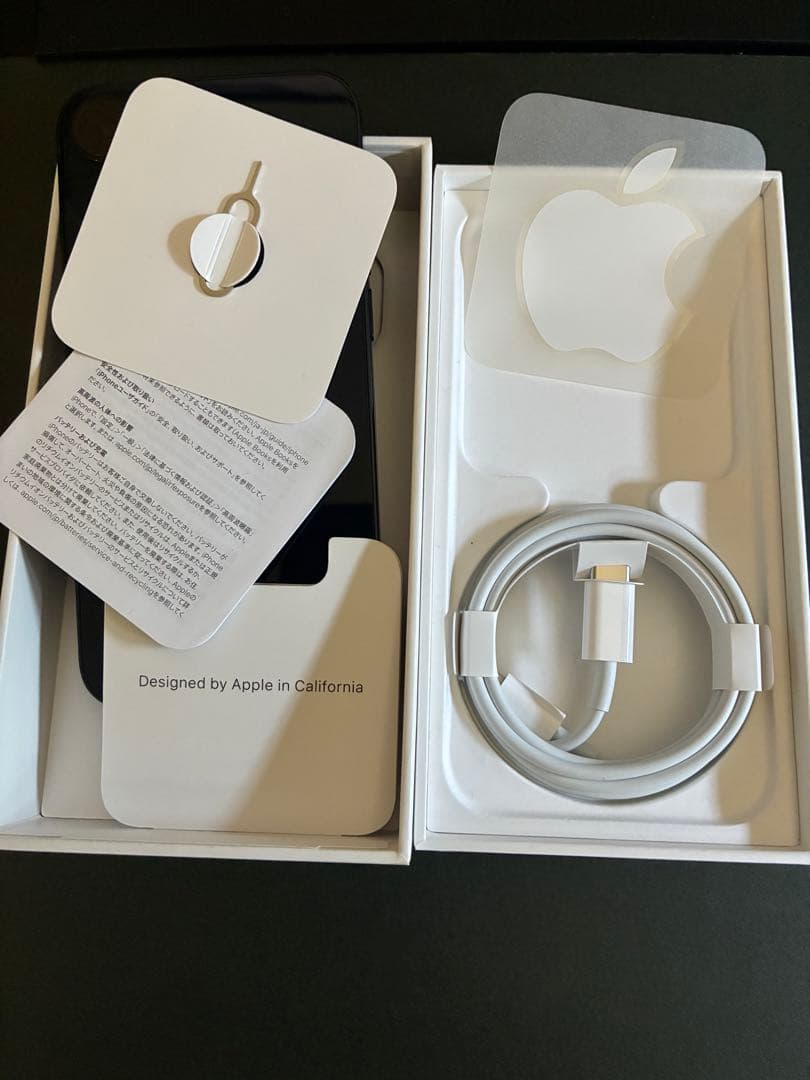 iPhone 13 mini ミッドナイトブラック本体と充電ケーブル付き