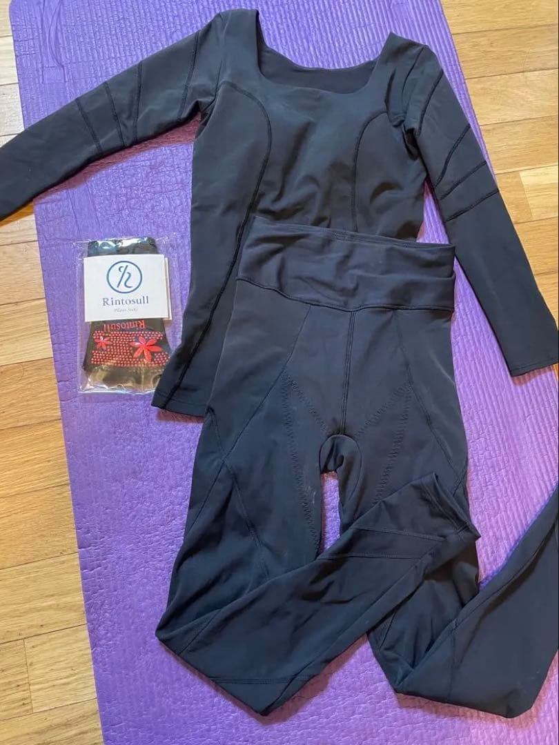 Rintosull ピラティスウェア Mサイズ 上下&新品ソックス　セット