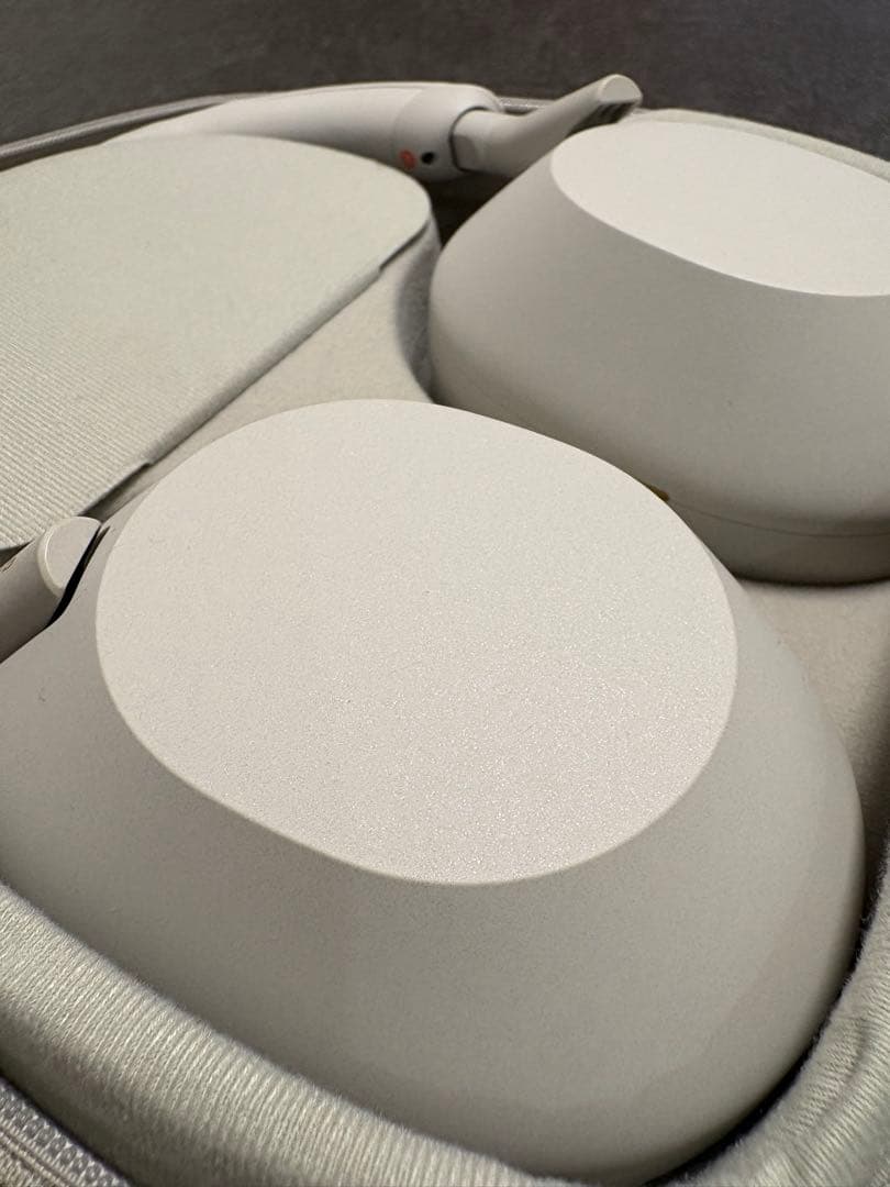 【極美品】SONY WH-1000XM5 プラチナシルバー