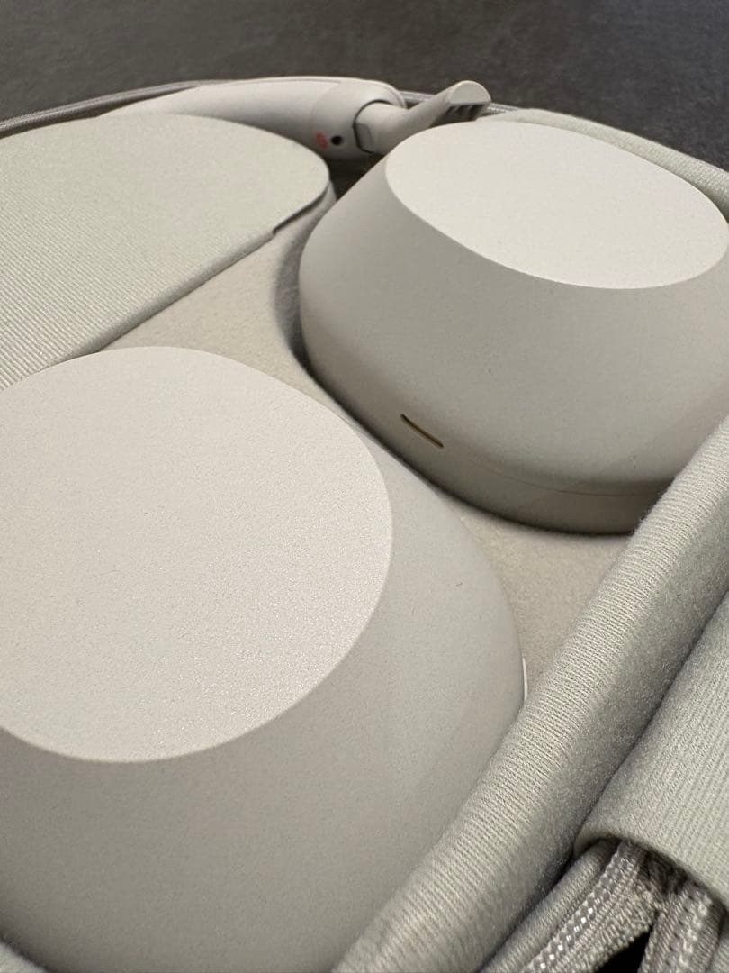 【極美品】SONY WH-1000XM5 プラチナシルバー