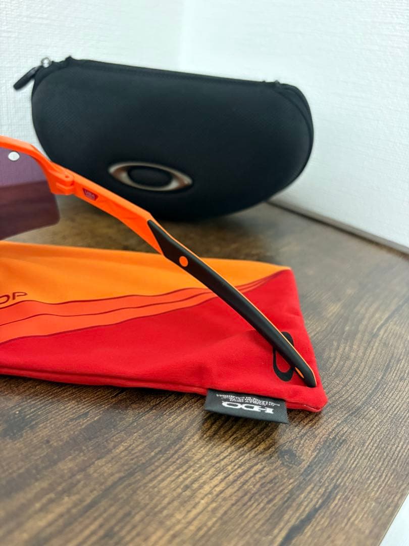 オークリーのサングラス　スートロライトスイープ PRIZM