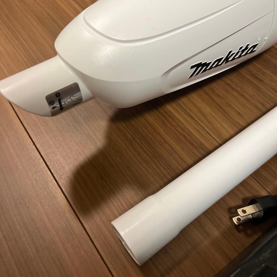 まゆとら【新品同様】Makita マキタ CL181FD 充電式クリーナー