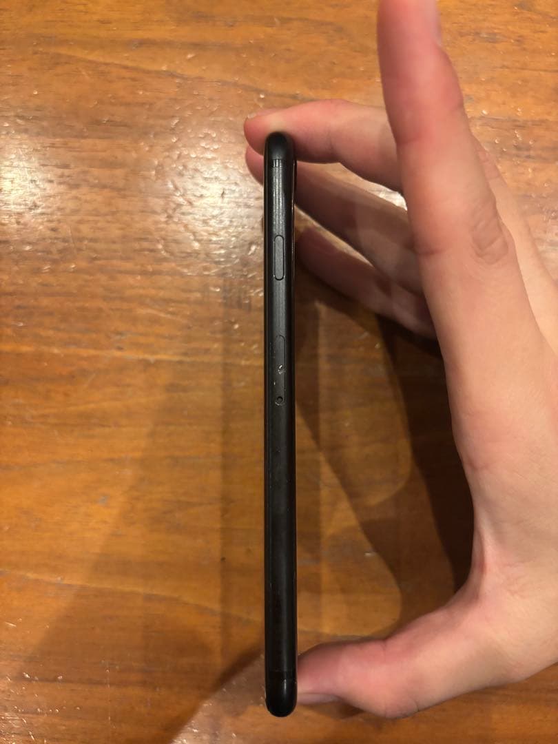 Apple iPhone SE (第2世代) MARVELケース付き