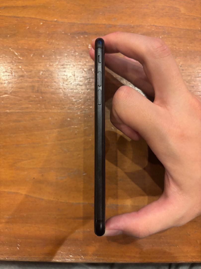 Apple iPhone SE (第2世代) MARVELケース付き