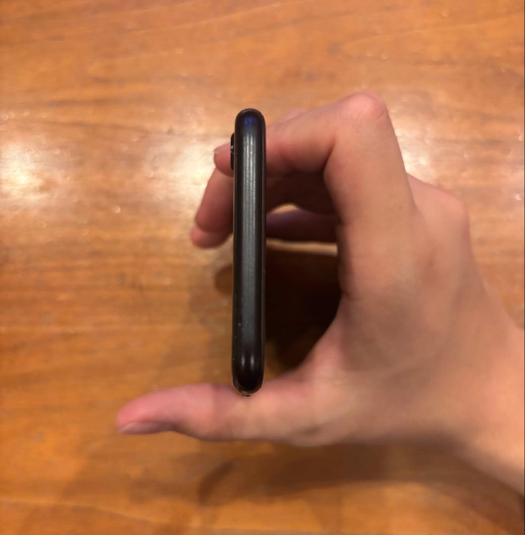 Apple iPhone SE (第2世代) MARVELケース付き