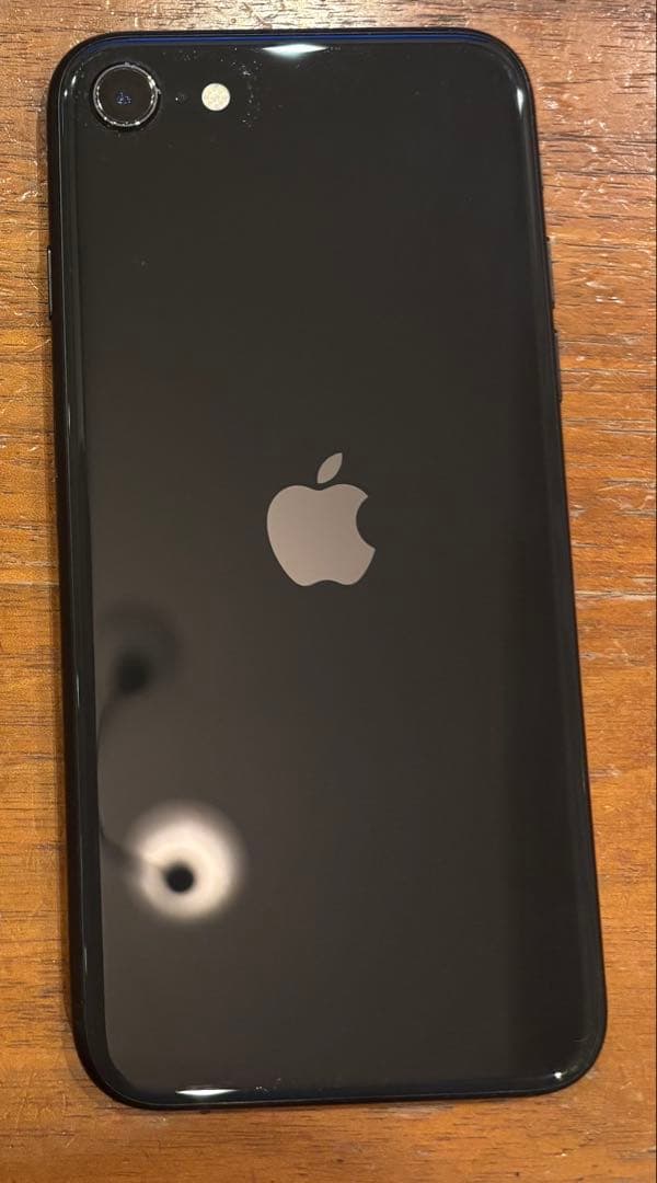 Apple iPhone SE (第2世代) MARVELケース付き