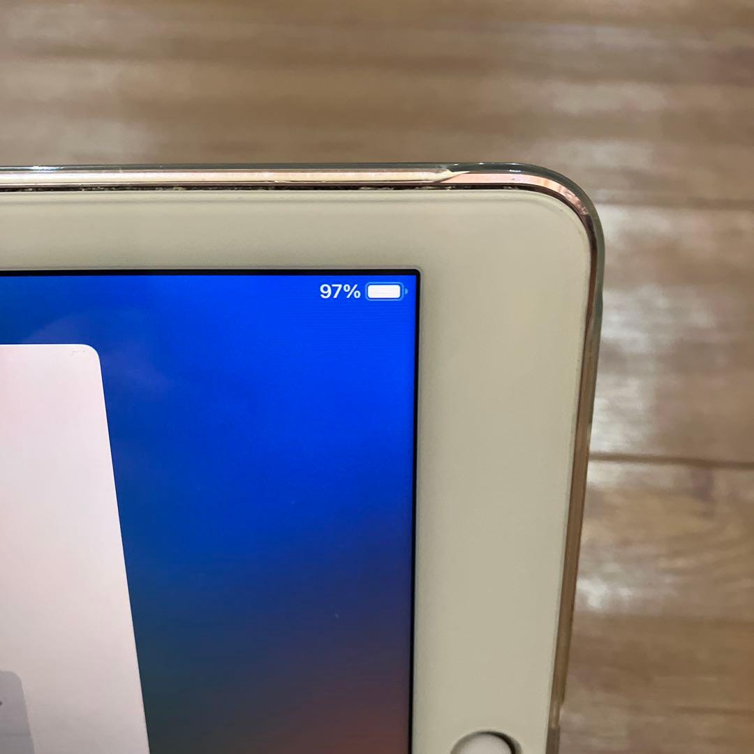 iPad pro 9.7本体とSmart Keyboard セット