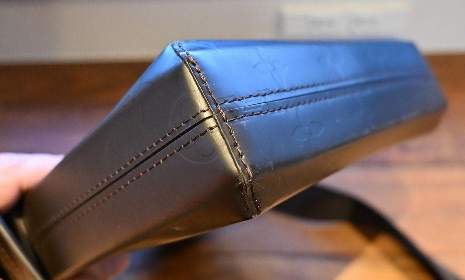 美品 LOUIS VUITTON モノグラムグラセ ボビー ショルダーバッグ