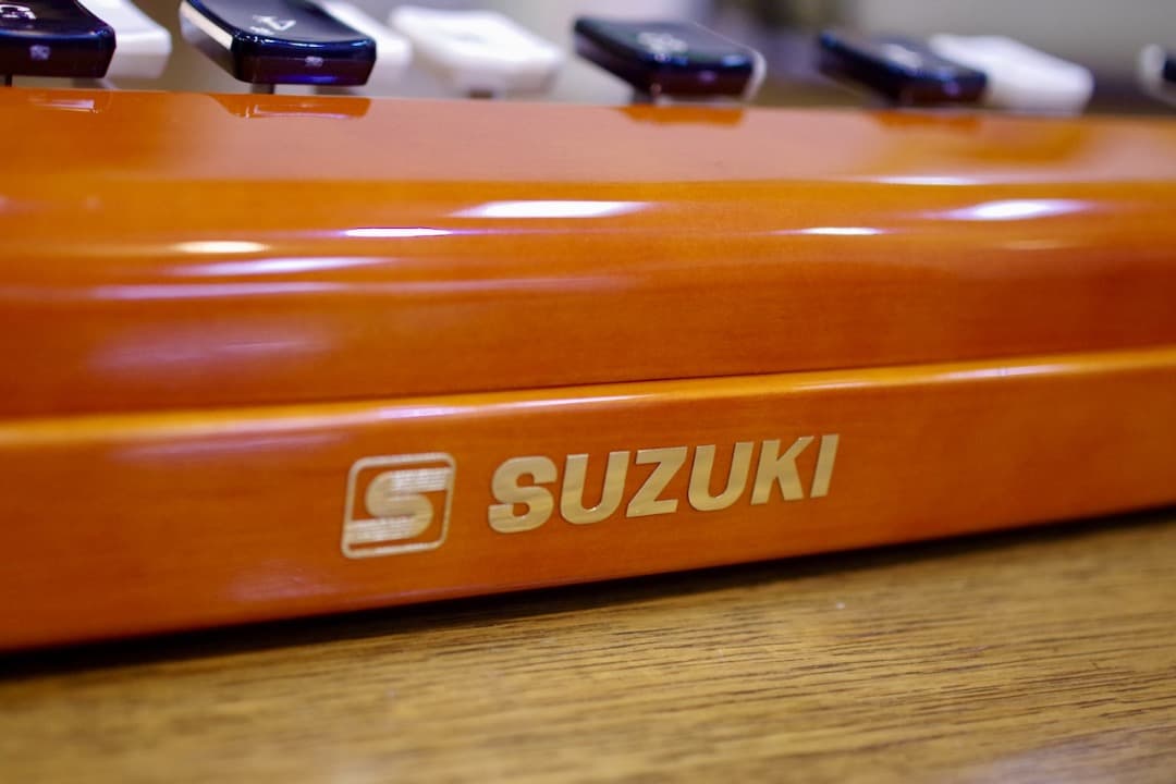電気大正琴　SUZUKI「こはくアルト」（セミハードケース付）