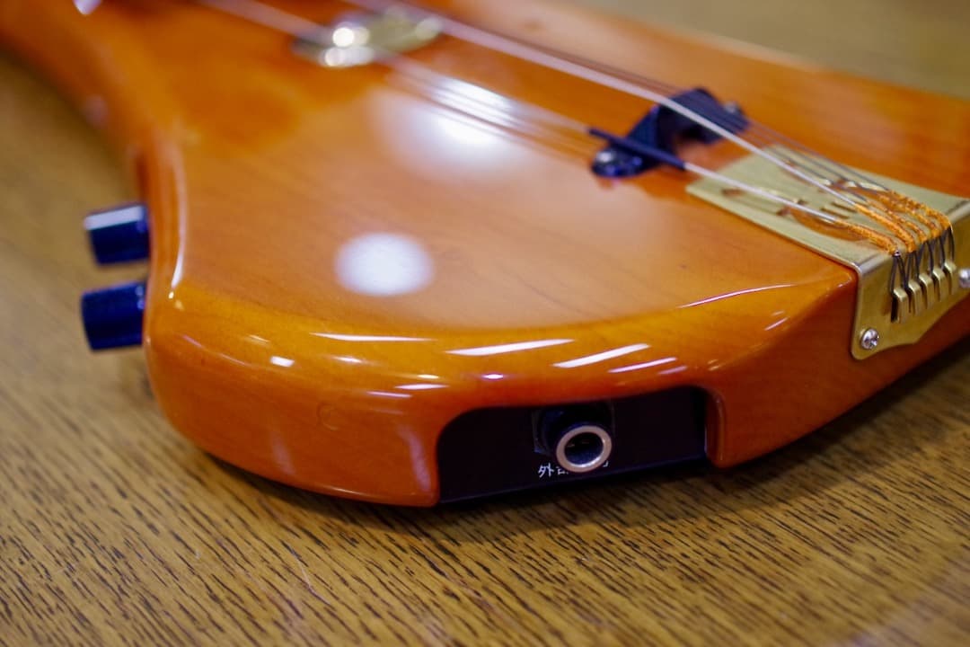 電気大正琴　SUZUKI「こはくアルト」（セミハードケース付）