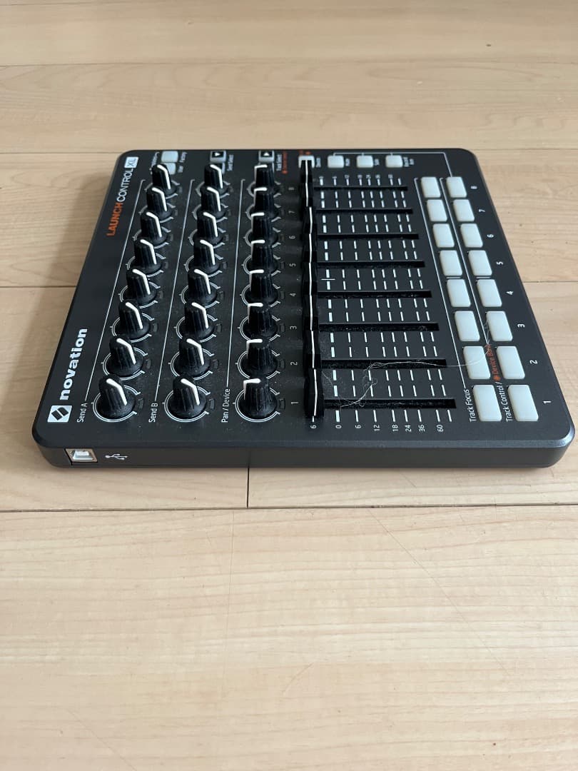 [美品] NOVATION LaunchControl XL