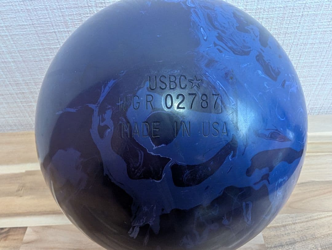 今日限定セール　ベノムショック　ボウリングボール　15P サムレス　MOTIV