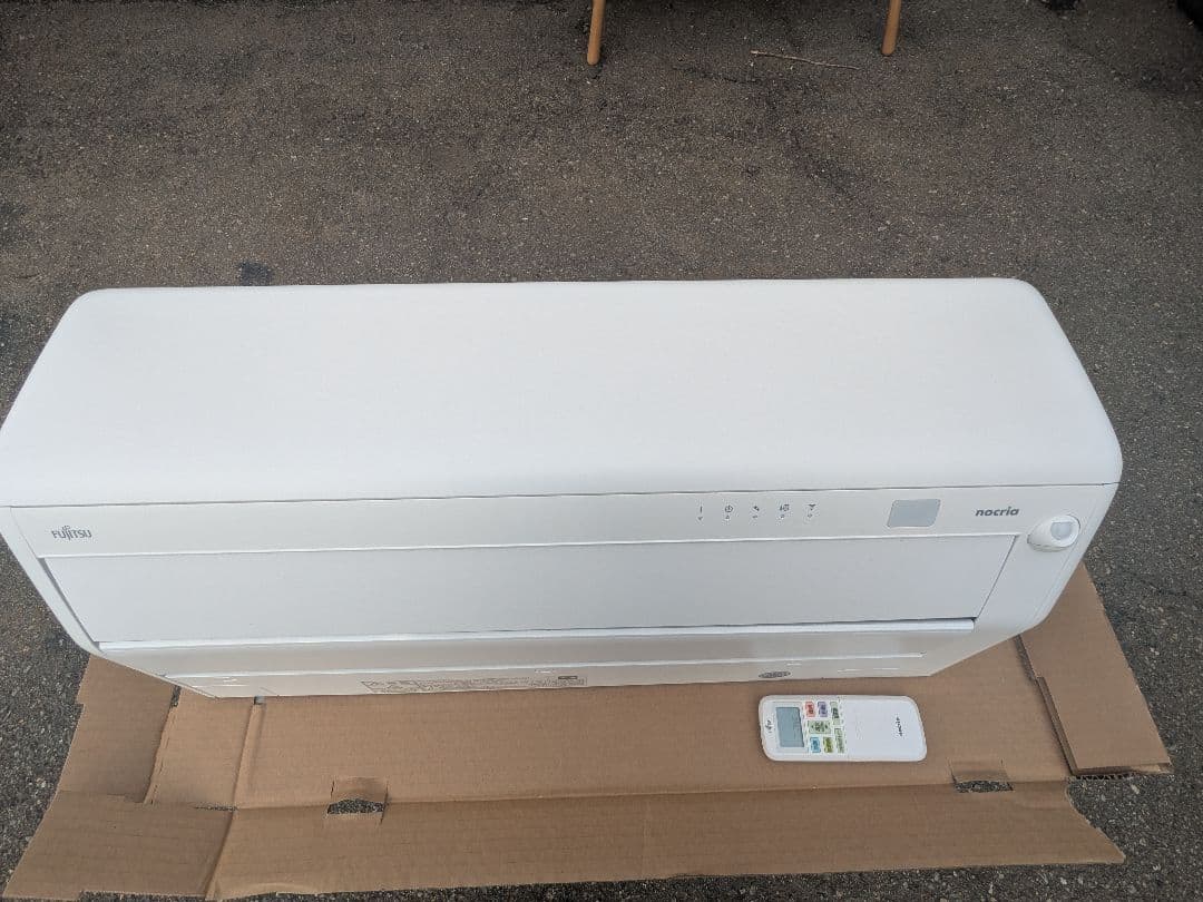 Fujitsu エアコン AS-R403N-W　２３年製　１４畳