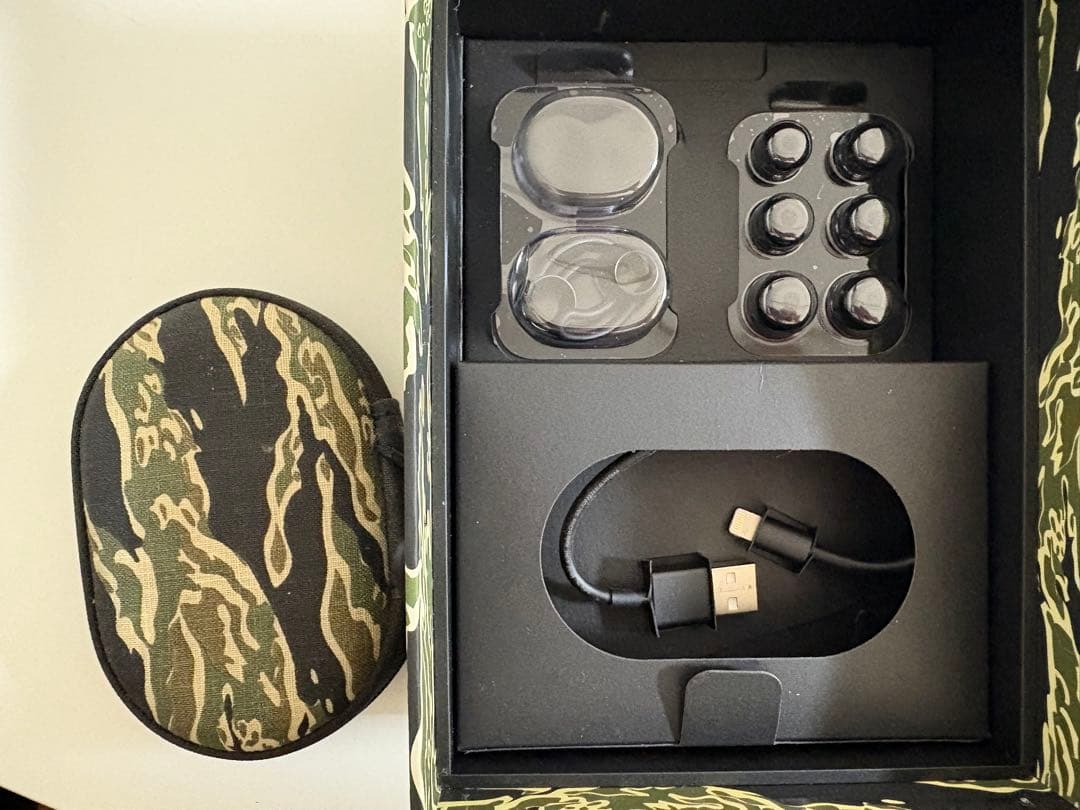 Beats by Dr.Dre x Undefeated ワイヤレスイヤホン