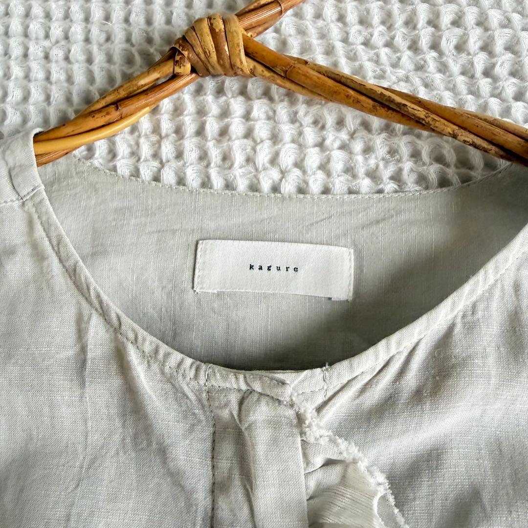 kagure かぐれ　ワッシャーフリルブラウス/ライトグレー（2025年春夏）