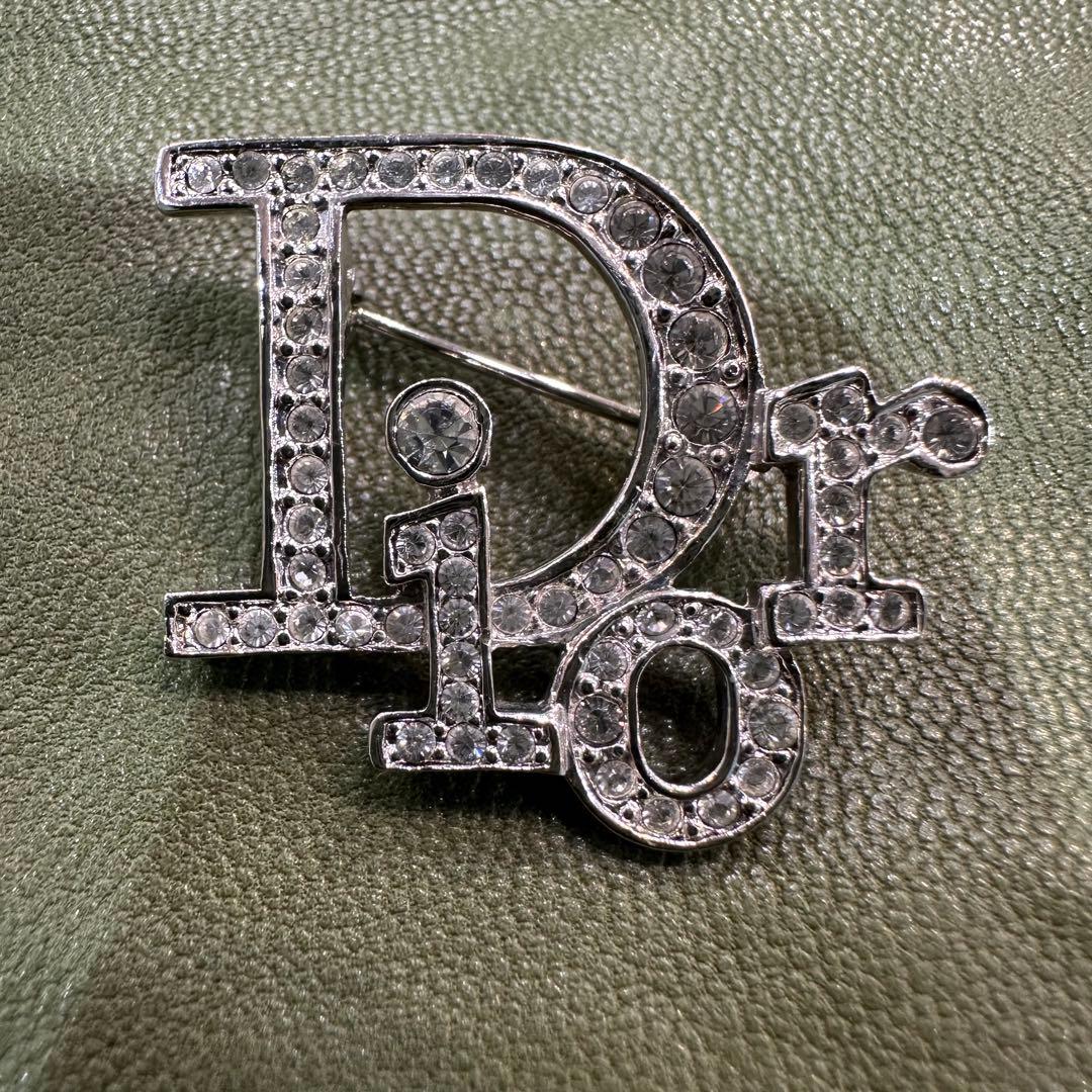 DIOR ディオール ブローチ Diorロゴ ラインストーン シルバーカラー