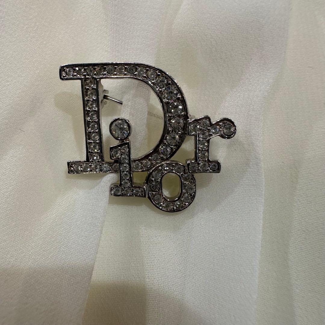DIOR ディオール ブローチ Diorロゴ ラインストーン シルバーカラー