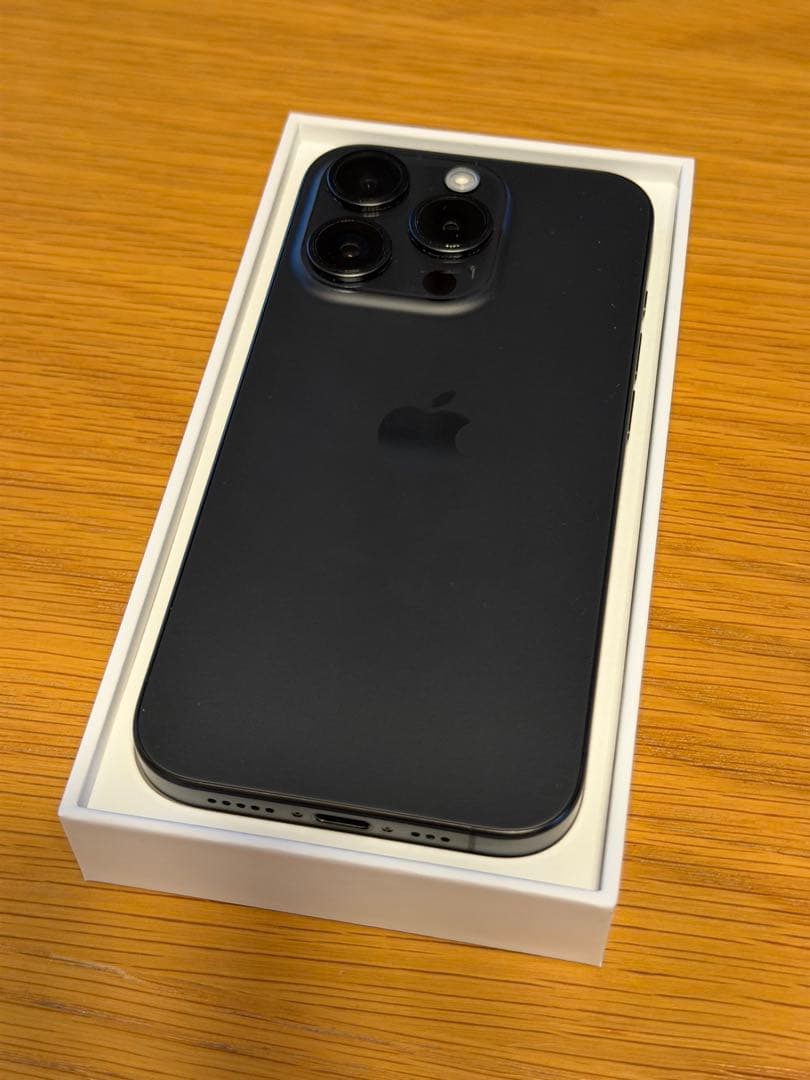 iPhone15pro 256GB ブラックチタニウム　SIMフリー