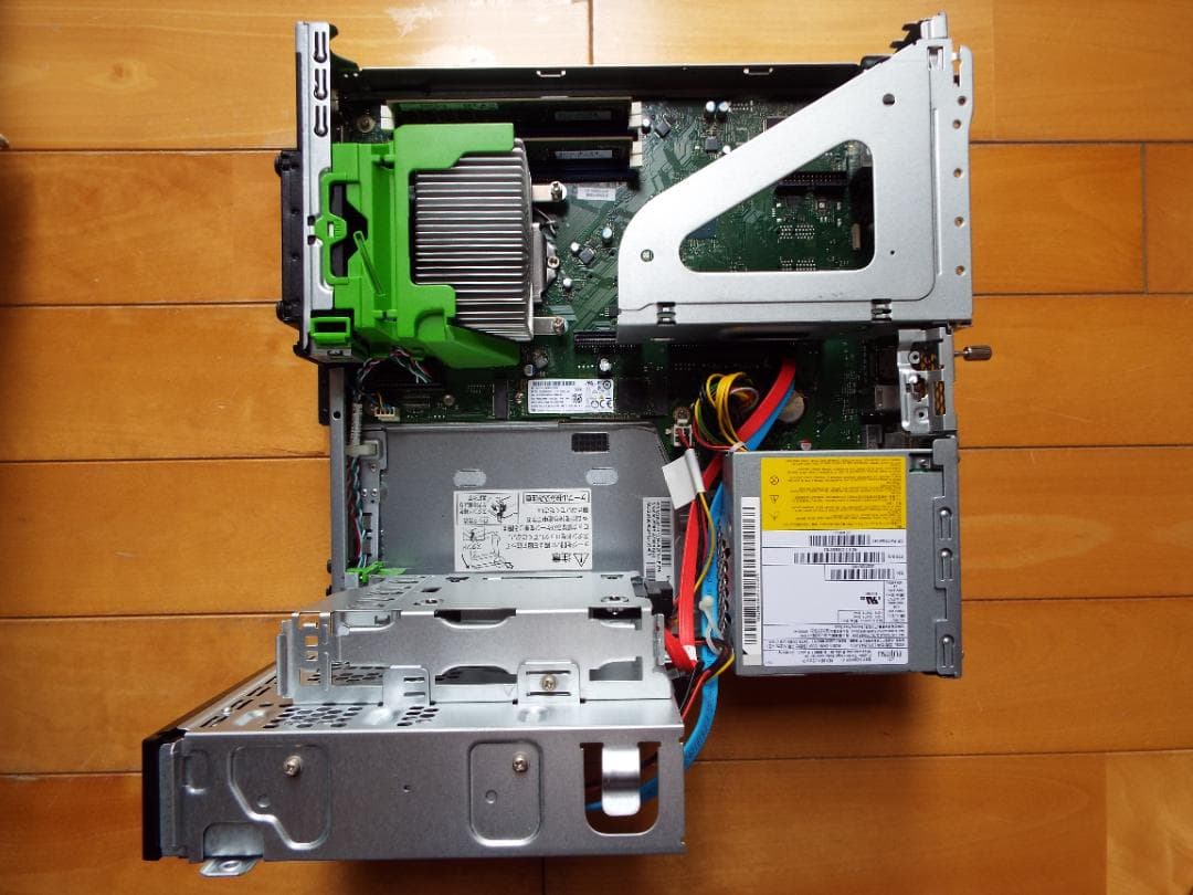 Windowsデスクトップ ESPRIMO D588/T i3-8100 16G SSD256G+HDD