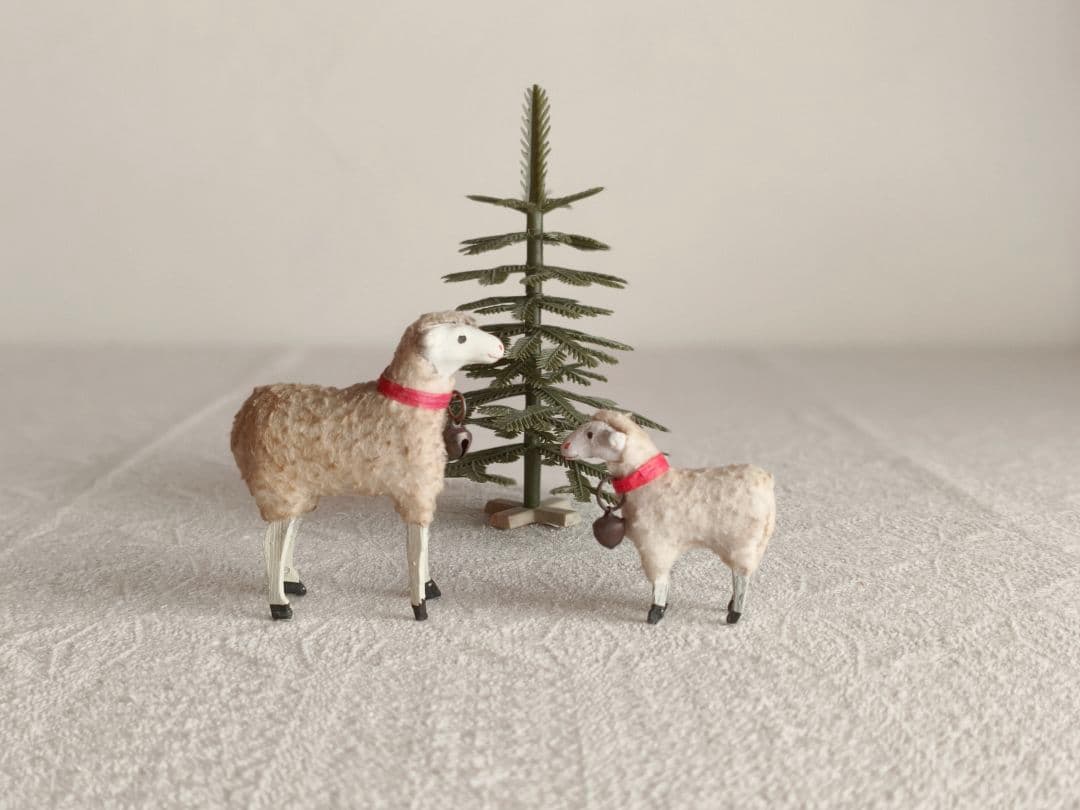 【Daisyさま】antique sheep ✵ *クリスマスの 羊さん (s)