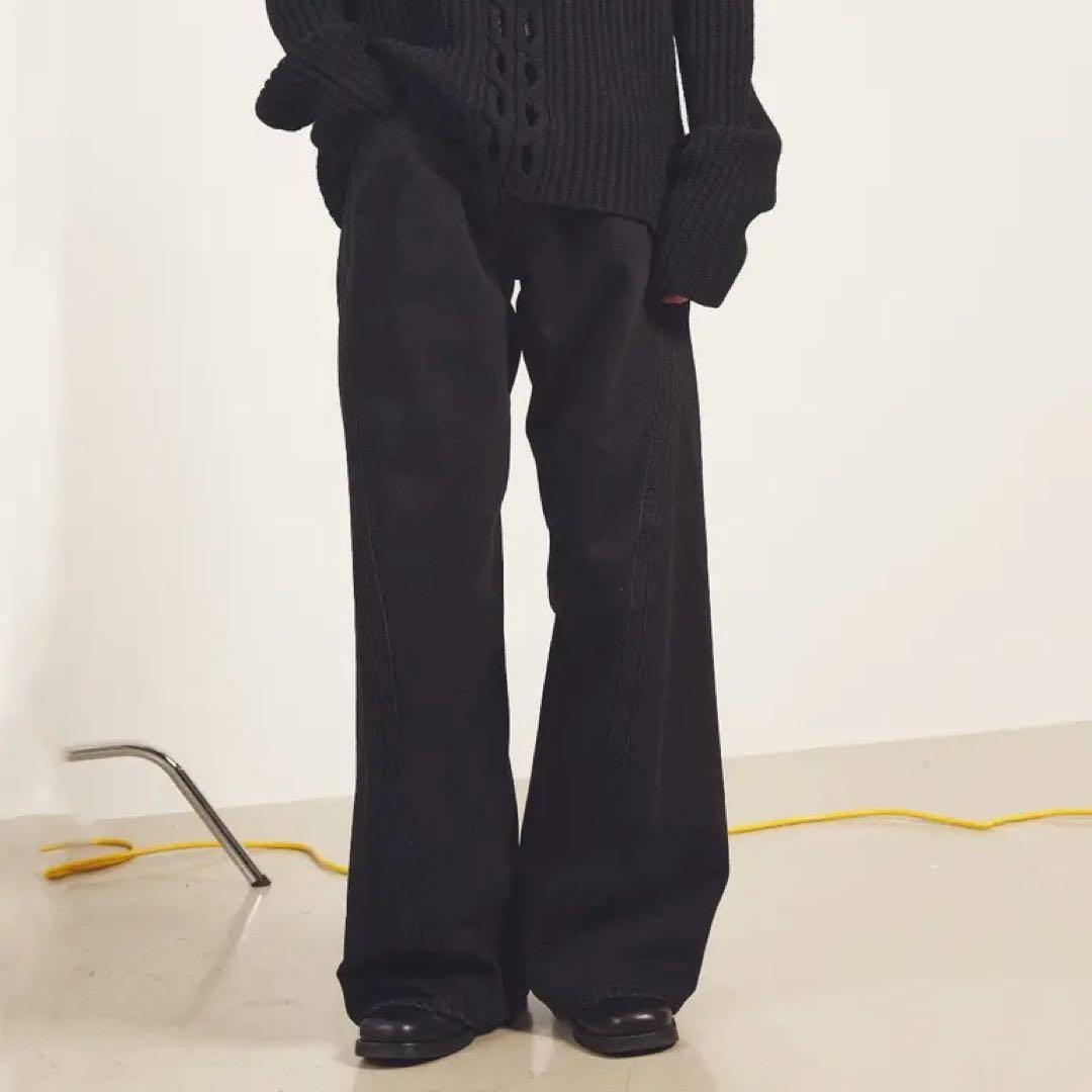 パンツ NVRFRGT 3D Twisted Wide Leg Jeans