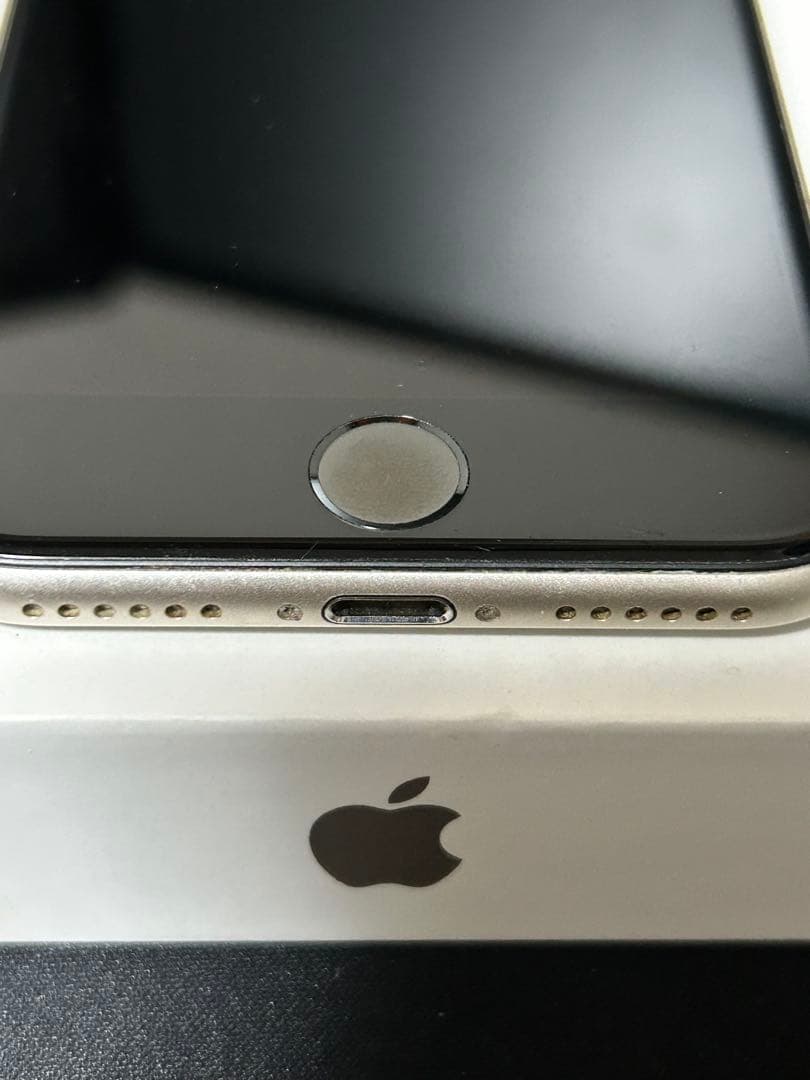 iPhone SE 第3世代 64GB 初期化済み 美品