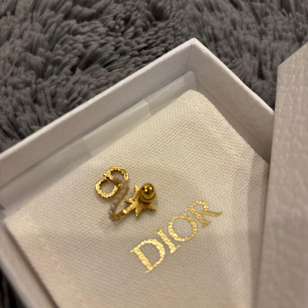 Dior 片耳用ピアス クレールディーリュヌ