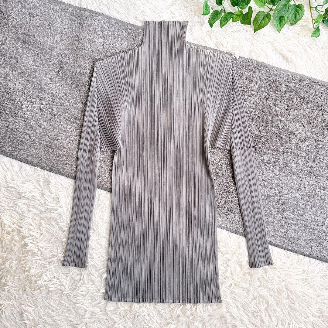 美品　日本製　プリーツプリーズ　長袖　カットソー　イッセイミヤケ　グレー