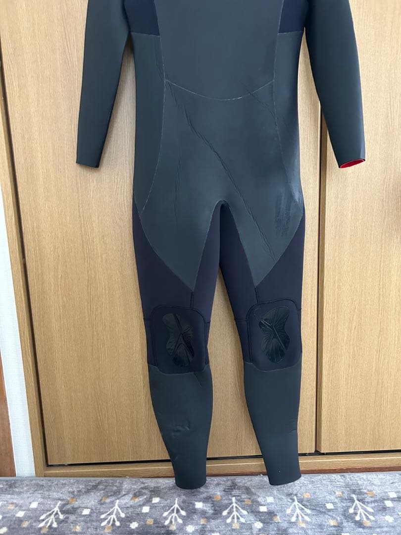 新品未使用セミドライスーツ５mm x ３mm サイズLWハイスペックで暖か〜い！