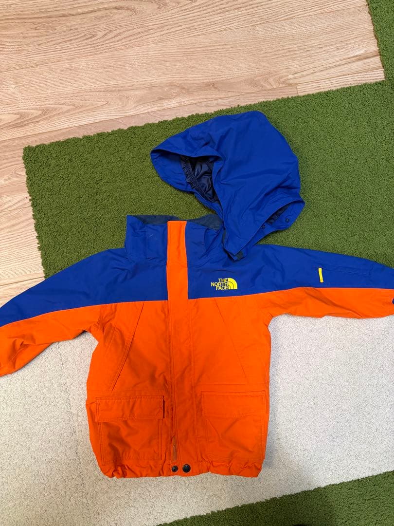 100サイズ　ノースフェイス　スノーウエア上下