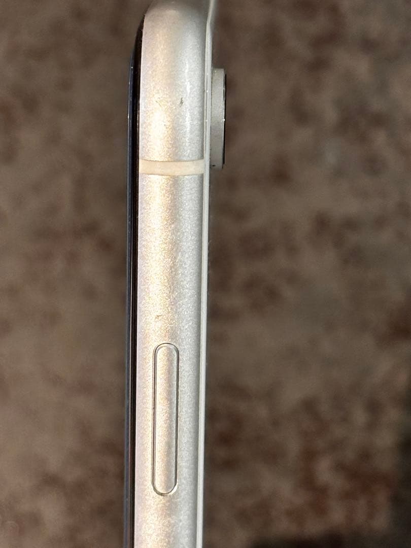 シルル　iPhone XR 128GB ホワイト82％ ,84% ２台