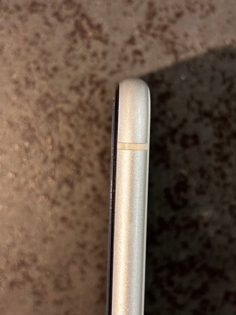 シルル　iPhone XR 128GB ホワイト82％ ,84% ２台