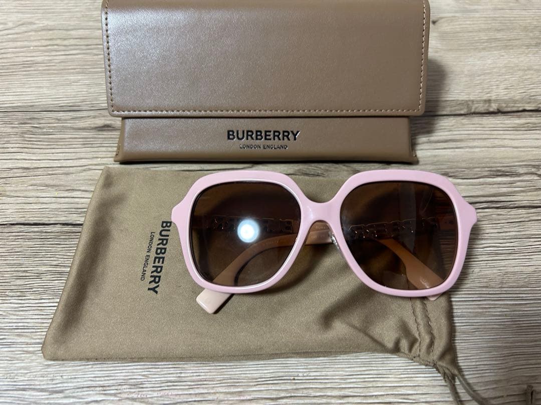 【Mr】BURBERRY ピンクフレーム サングラス